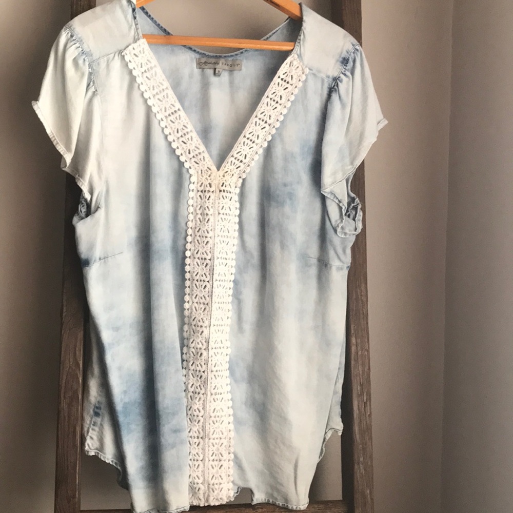 Distressed jean look tee